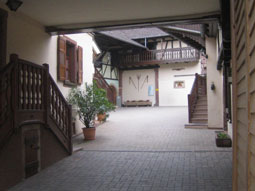 Cour